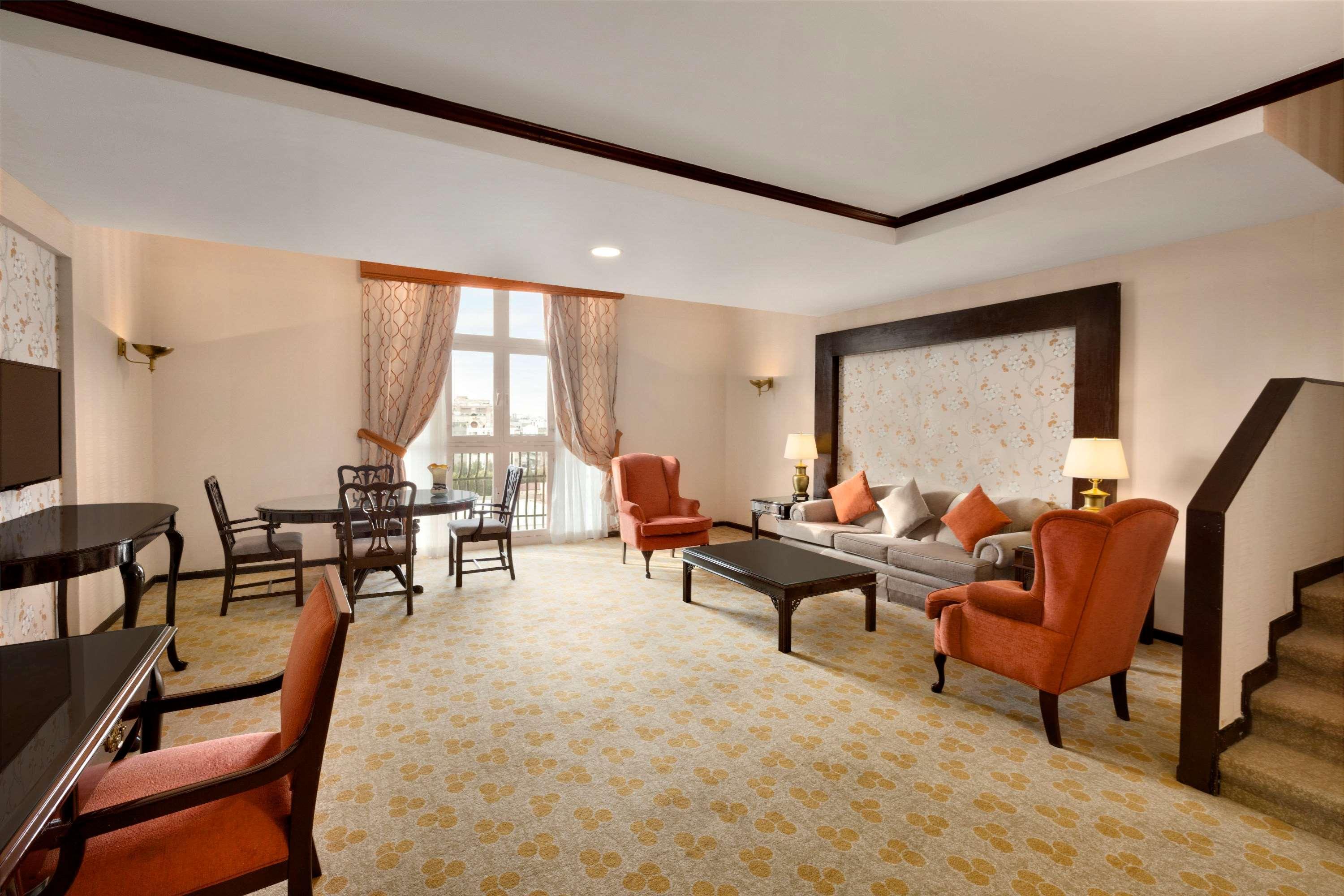 Hawthorn Suites By Wyndham Al Khobar Exteriör bild